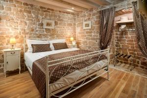 Rustic Apartments Sv Frane in the old town