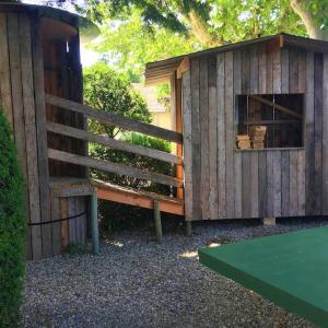 Grande maison de charme avec piscine au coeur des vergers et vignobles