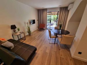 Apartments in Crikvenica 5483 