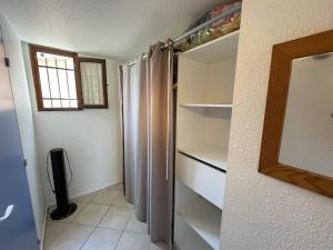 Villa 2 Pièces Mezzanine Climatisée avec Terrasse Privée - 6 Couchages - Saint Cyprien Plage - FR-1-106-36