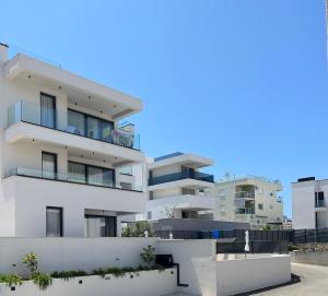 Apartment Navale with a roof terrace and a heated pool