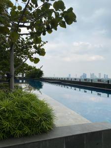 RoomQu at Apartment Tree Park