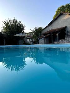 Appartements Cosy apartment with a view and swimming pool near Aubeterre : photos des chambres