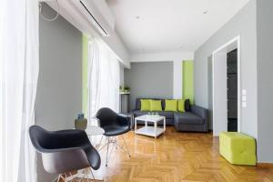 Sunlit 2BR Oasis in Metaxourghio 3min from metro