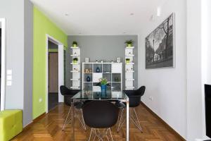 Sunlit 2BR Oasis in Metaxourghio 3min from metro