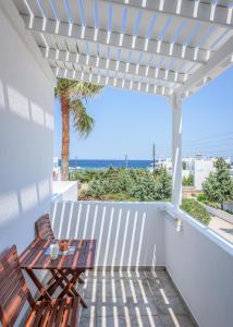 Queen Room with Sea View room in Michalis Studios