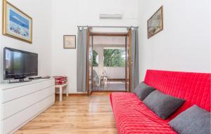 Nice Apartment In Pinezici With Wifi