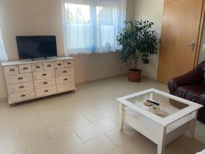 Großzügige Wohnung mit Schreibtischarbeitsplatz in Genthin OT Tucheim