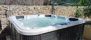 Maisons de vacances VILLA Ensoleillee et ombragee 6 personnes jacuzzi luxe : photos des chambres