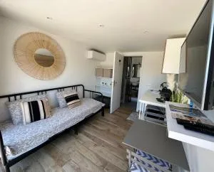 Studio Collobrières Vue sur village - 科洛布里埃