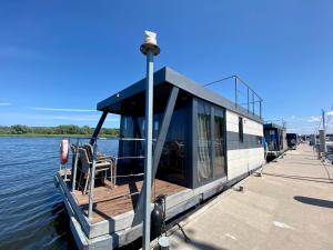 Hausboot- Domy na wodzie - Houseboat Porta Mare