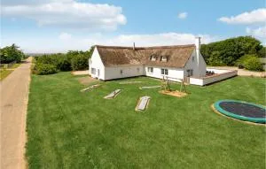 11 Bedroom Stunning Home In Vinderup - Avlum