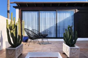 Casa Lupe. Art-inspired courtyard house in Teguise