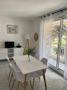 Superbe appartement cosy vue mer pieds dans l’eau