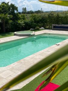 Maisons de vacances Grande maison de charme avec piscine au coeur des vergers et vignobles : photos des chambres