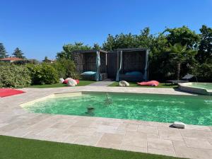 Maisons de vacances Grande maison de charme avec piscine au coeur des vergers et vignobles : photos des chambres