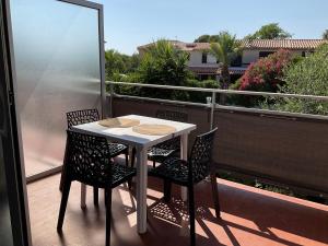 Appartements Studio climatise avec parking prive proche Port le Brusc et Plages : photos des chambres