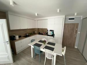 Apartament Rewal Klifowa Morska 3 z basenem