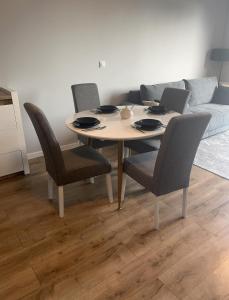 Apartament Nowoczesny w Centrum Toruniapodziemny parking i winda