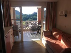 P2 VILLAGE CLUB CAP ESTEREL Vue Golf et Mer, Piscine Chauffée