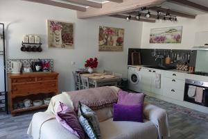 Maisons de vacances 3-4 Cottages Entire Site Private Pool for Relaxing Holidays & Special Occasions near Aubeterre : photos des chambres