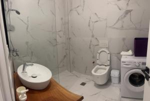 Sea La Vie Apartments