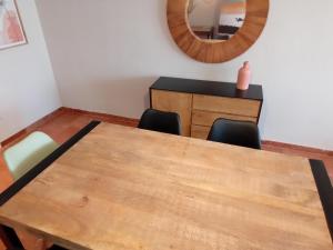 Apartamento Alteanos, centrico y confortable, soleado, con piscina y jardines, tenis, parking exterior comunitario, y la playa andando 10 min