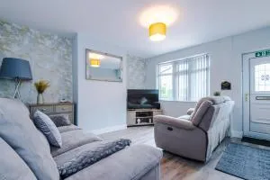 Modern & Cosy 4 bed, ideal for contractors and leisure - Bradshaw