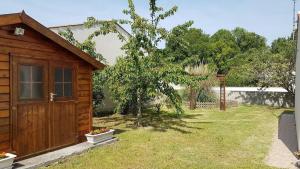 HOUSE CLOSE TO ROYAN AND SEASIDE, GROUND FLOOR, QUIET AND COMFORTABLE