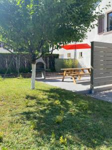 Maisons de vacances Maison chaleureuse au coeur du village Raddon : photos des chambres