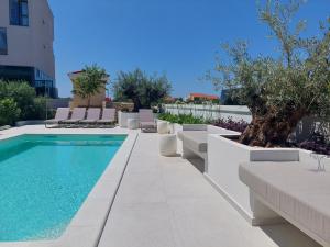 VILLA CALA, Hotel Rooms&Apartments
