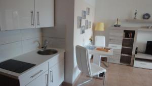 FEWO-fuer-2-Pers-Hafenblick-2-Ueckermuende-Stettiner-Haff-Ostsee-direkt-Yachthafen