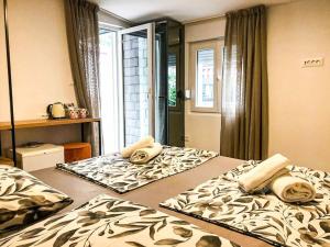 Omis apartment with balcony - near beach and town center - 4hvězdičkové hotely ve městě Omiš