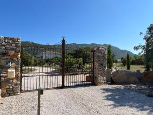 Maisons de vacances Le Domaine du Cade - Gites d'exception 4 etoiles - 