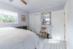 Spacious Fort Lauderdale HEATED Pool House, Grill and Beach 2.9 miles