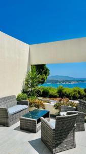 VUE MER IMPRENABLE ET PISCINE