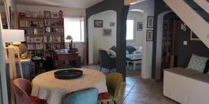 Maison chaleureuse, vue mer avec belle terrasse,