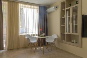 Central location and FREE parking