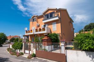 Apartments Cace