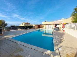 Appartements T3 climatise vue mer piscine tennis : photos des chambres