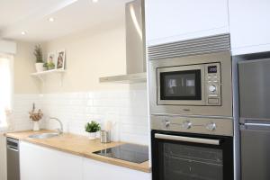 VIVIENDA VACACIONAL "EL CANXILÓN" Situada en Lastres - Zona Oriente de ASTURIAS - Casa independiente - Terraza con vistas al mar a 800 m de la playa