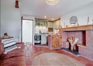 Carpenters Cottage Quirky home Seaside town