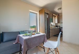 Naiada Stomio-B apartment