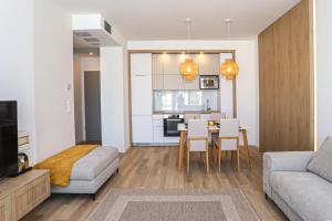 Platán Beach Apartman with lakeview