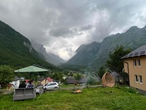 Dedushi Guesthouse &Wood cabins-Camping place