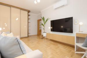 Bright Apartment Kasprzaka Warsaw Wola near Metro Station by Renters