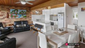 Marina Townhouse Unit 1 Walk to beach Bermagui