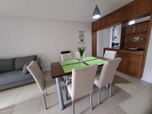 Departamento en la Ciudad de Mendoza Frente al Parque Central con Terraza y Vistas