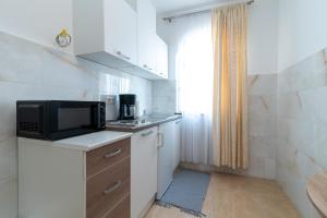 A1 - seafront apt with balcony 1 min to beach