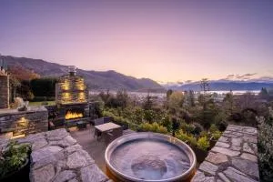 Views on Stone by Sotheby's Luxury Rental Homes - Queensberry